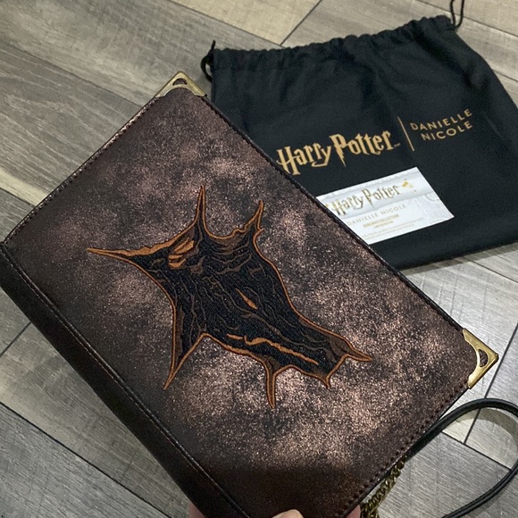 Limited edition Danielle Nicole Harry Potter “Horcrux collection” Tom Riddle - Picture 7 of 7